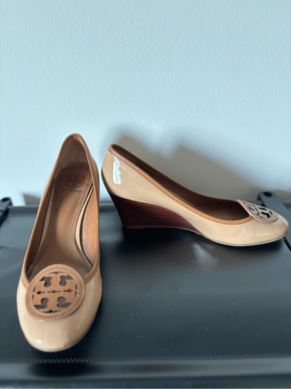Tory Burch Beige Patent Leather Logo Wedge Pumps